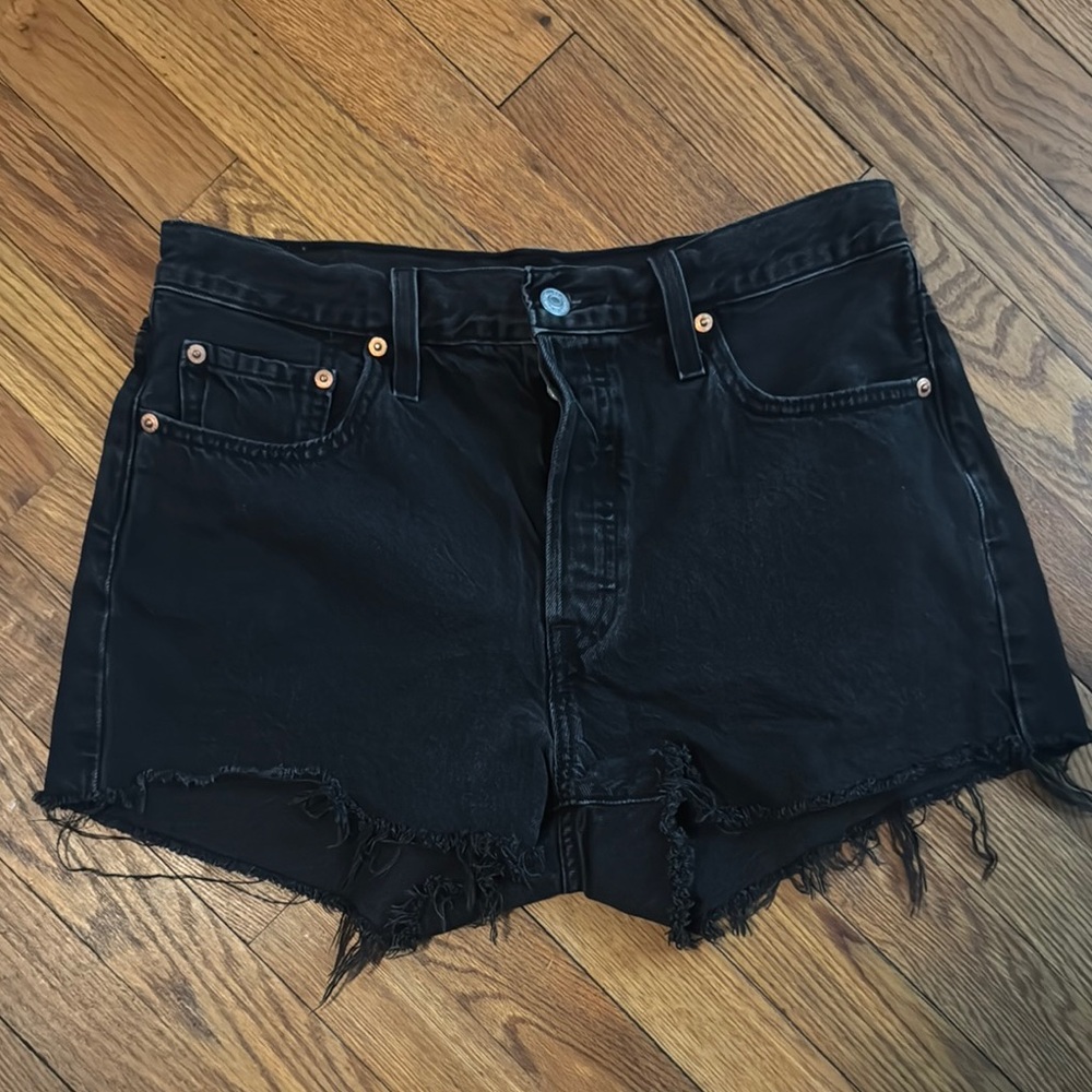 LIKE NEW! Levi's Black Jean Shorts High-Waisted Cut-Off, Size 29.